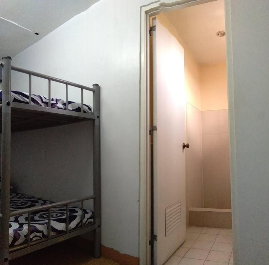 Mang Ben Dormitory Quezon City Bagian luar foto