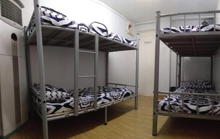 Mang Ben Dormitory Quezon City Bagian luar foto