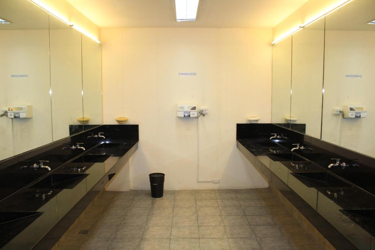 Mang Ben Dormitory Quezon City Bagian luar foto